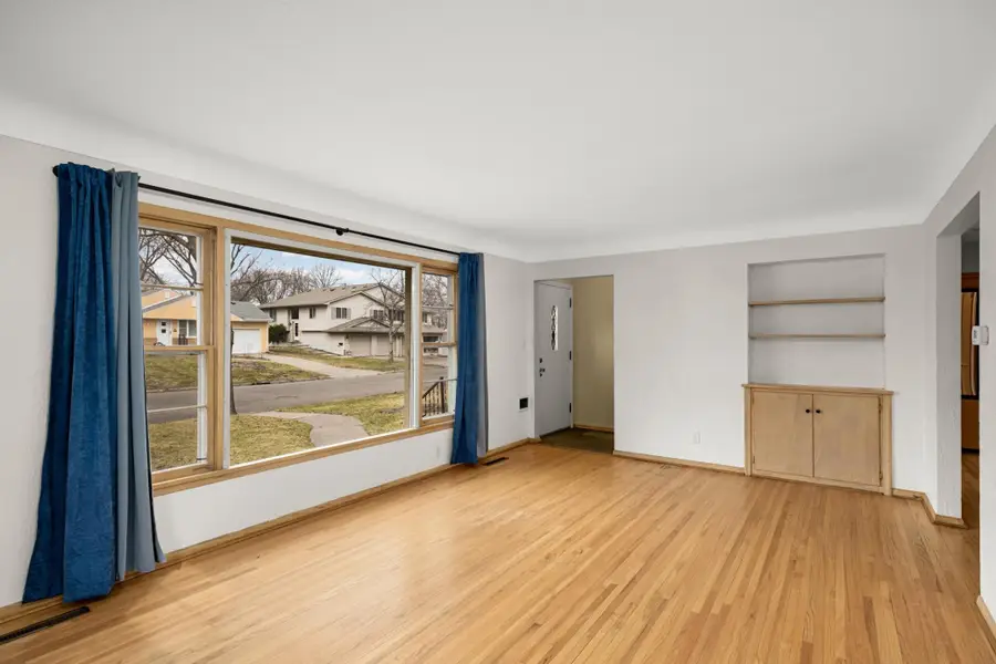 1140 Ottawa Avenue, Saint Paul, MN 55118 - #2