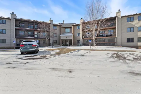 4300 Trenton Lane N #2319, Minneapolis, MN 55442