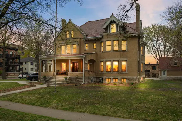 341 Dayton Avenue, Saint Paul, MN 55102