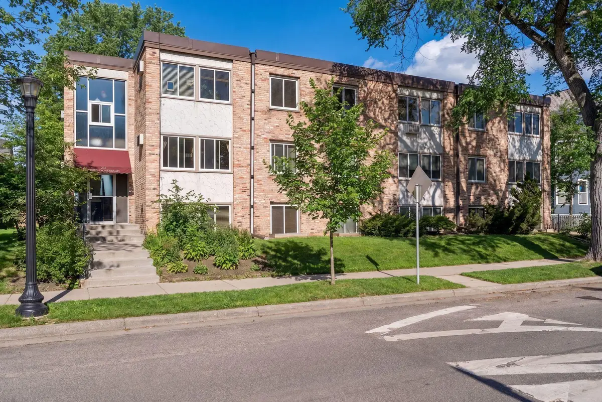 2212 Aldrich Avenue S #102, Minneapolis, MN 55405 - #1