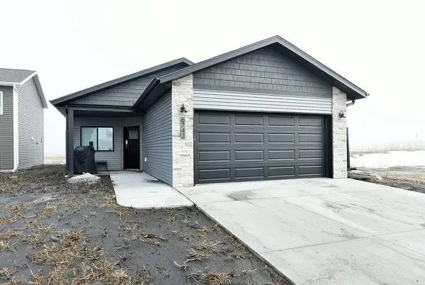 6743 66th Avenue S, Horace, ND 58047