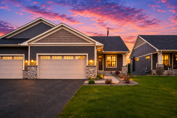 11136 6th Street Circle N, Lake Elmo, MN 55042