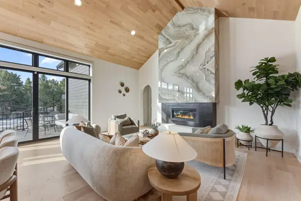 5240 Polaris Lane N, Plymouth, MN 55446