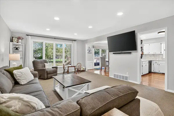 2405 Quinwood Lane N, Plymouth, MN 55441