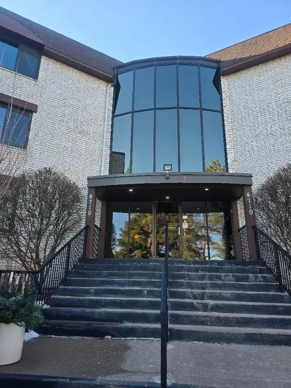 4710 58th Avenue N #106, Minneapolis, MN 55429