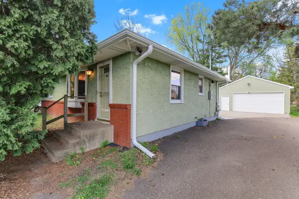 159 County Road C2 W, Roseville, MN 55113