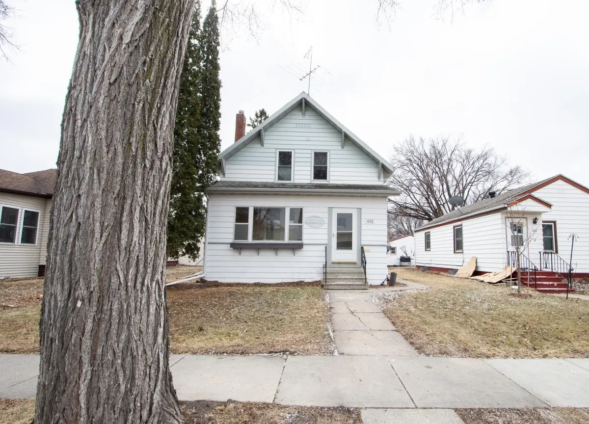 432 14th Avenue S, Fargo, ND 58103 - #1