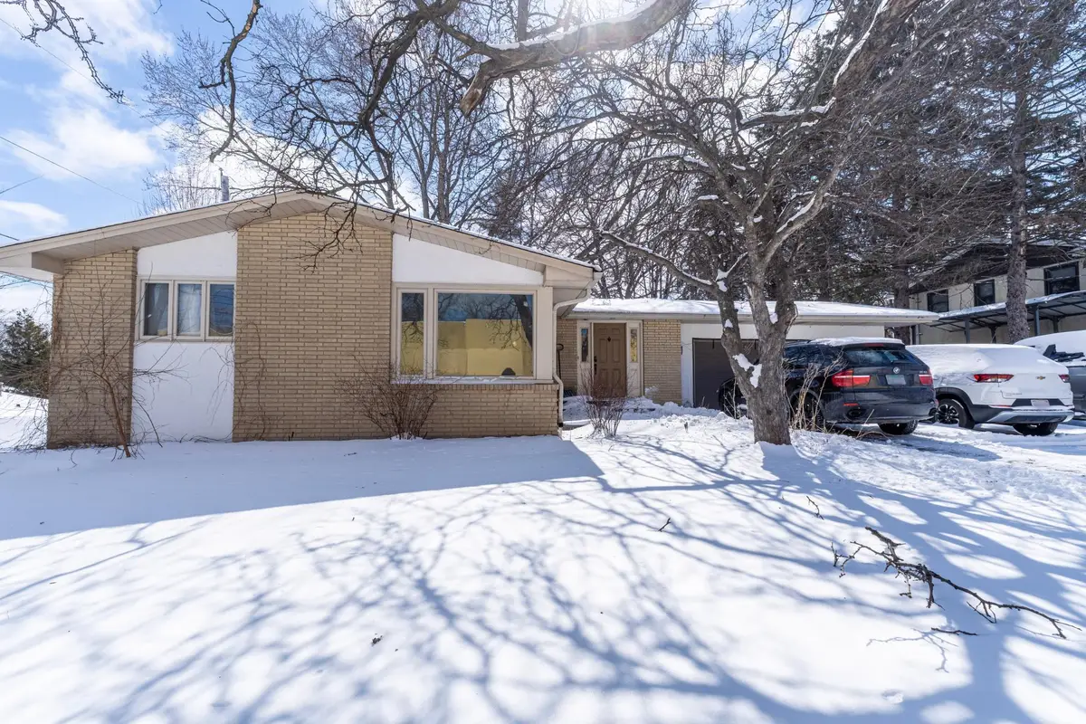 1803 10th Street Nw, Saint Paul, MN 55112 - #1