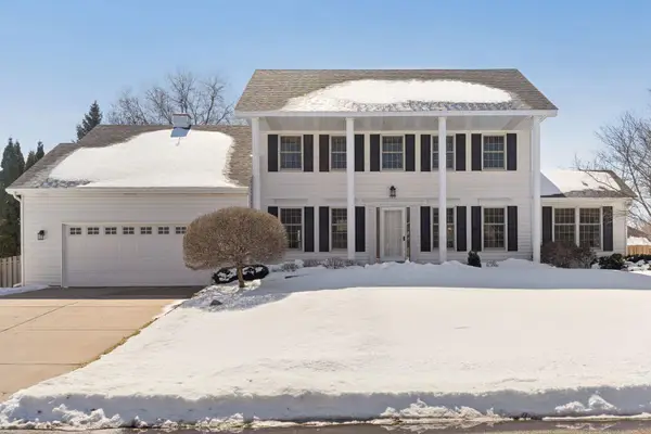 180 Red Oaks Drive, Saint Paul, MN 55127