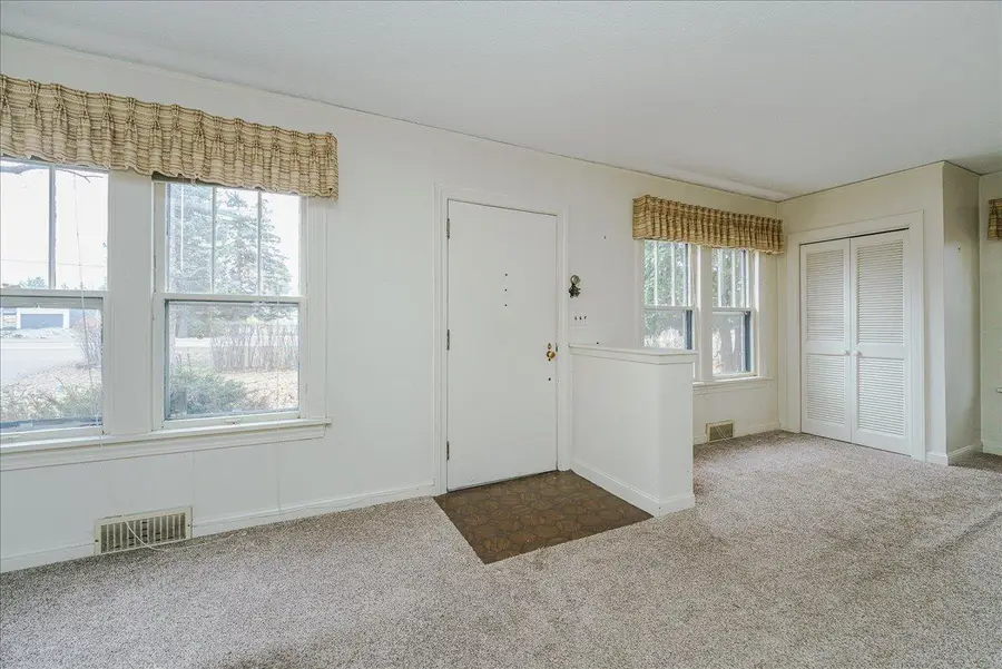 2697 Stillwater Road E, Saint Paul, MN 55119 - #3