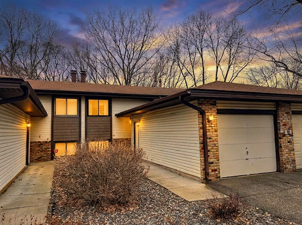 4004 Brookdale Circle N, Brooklyn Park, MN 55443