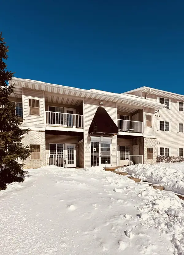 871 37th Avenue Nw #C, Rochester, MN 55901