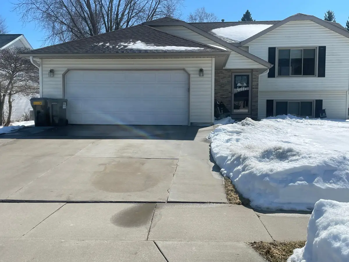 1302 36th Street Sw, Rochester, MN 55902 - #1