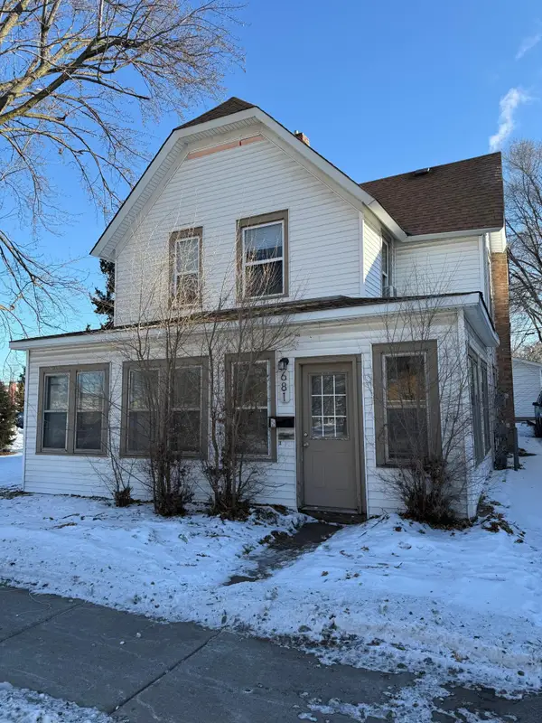 681 Old Highway 8 Nw, Saint Paul, MN 55112