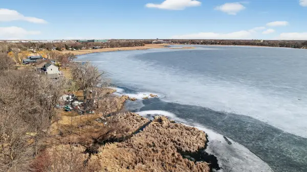 140 W Eagle Lake Drive, Maple Grove, MN 55369