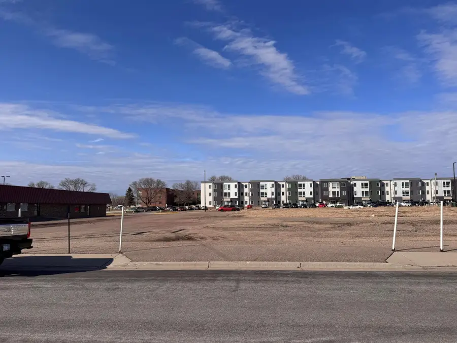 1417 E College Drive, Marshall, MN 56258 - #2