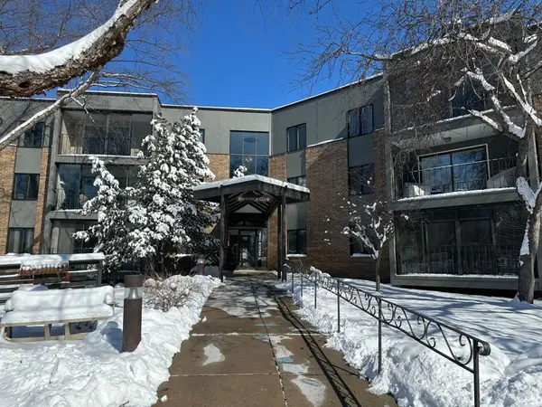 10 Windsor Court #203, Saint Paul, MN 55112