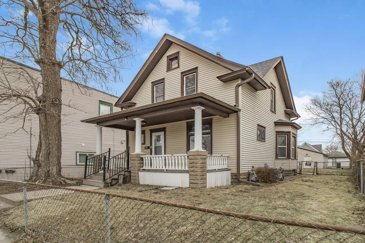 714 Western Avenue N, Saint Paul, MN 55103 - #1