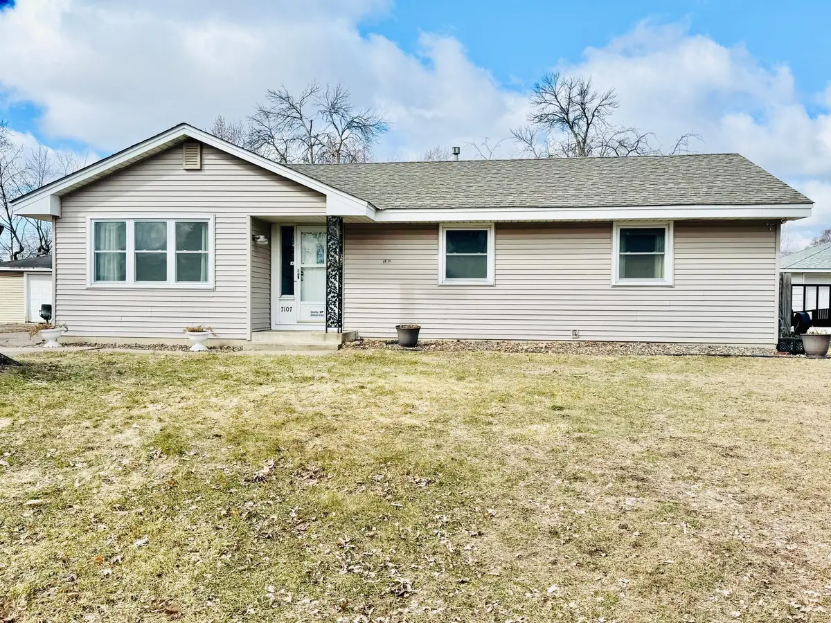 7107 Girard Avenue N, Minneapolis, MN 55430 - #1