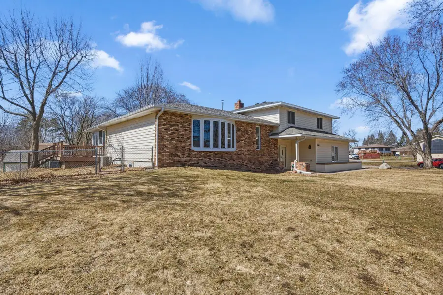 2063 Parkway Drive, Saint Paul, MN 55109 - #2