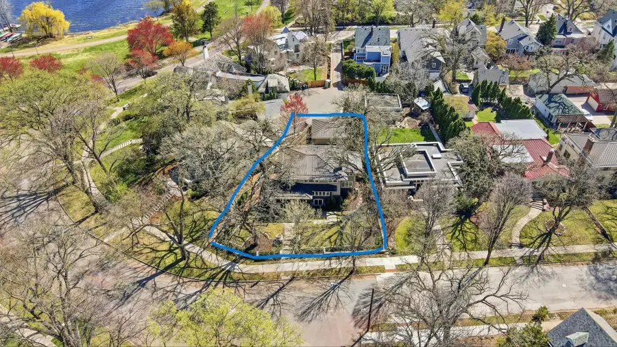 2200 Kenwood Parkway, Minneapolis, MN 55405 - #2