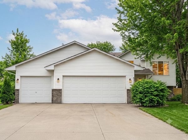 833 S Walnut Street, Belle Plaine, MN 56011