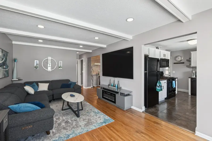 1609 Hillsboro Avenue N, Minneapolis, MN 55427 - #3