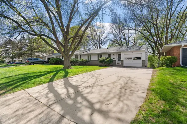 5208-5210 Grandview Lane, Edina, MN 55436