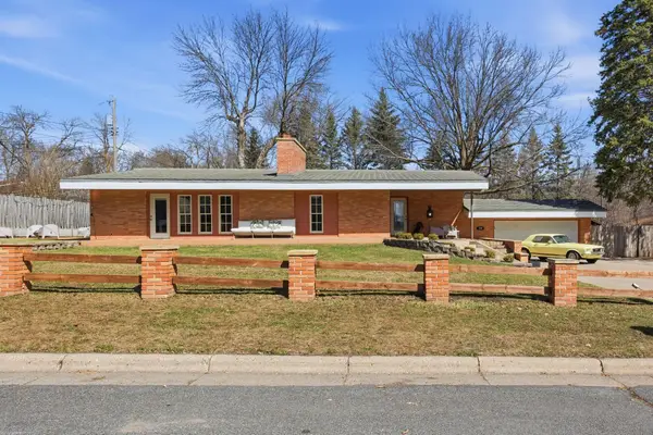 130 Fairlawn Avenue E, Winsted, MN 55395