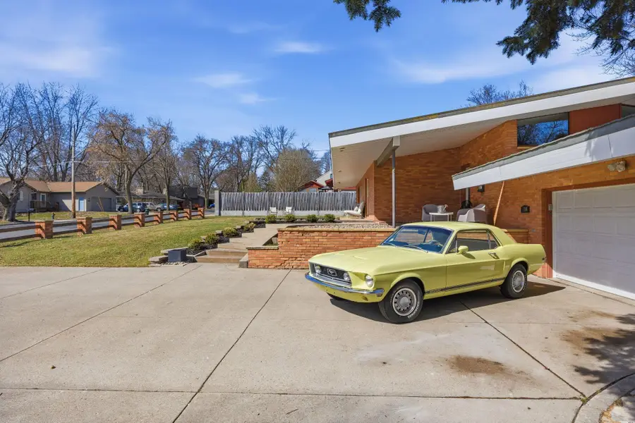 130 Fairlawn Avenue E, Winsted, MN 55395 - #3