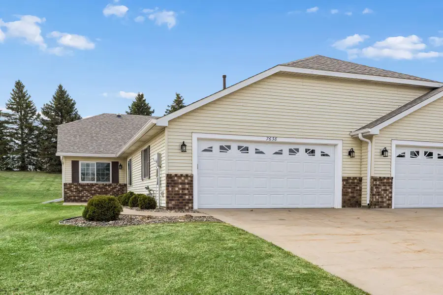 7638 Newbury Road, Woodbury, MN 55125 - #2