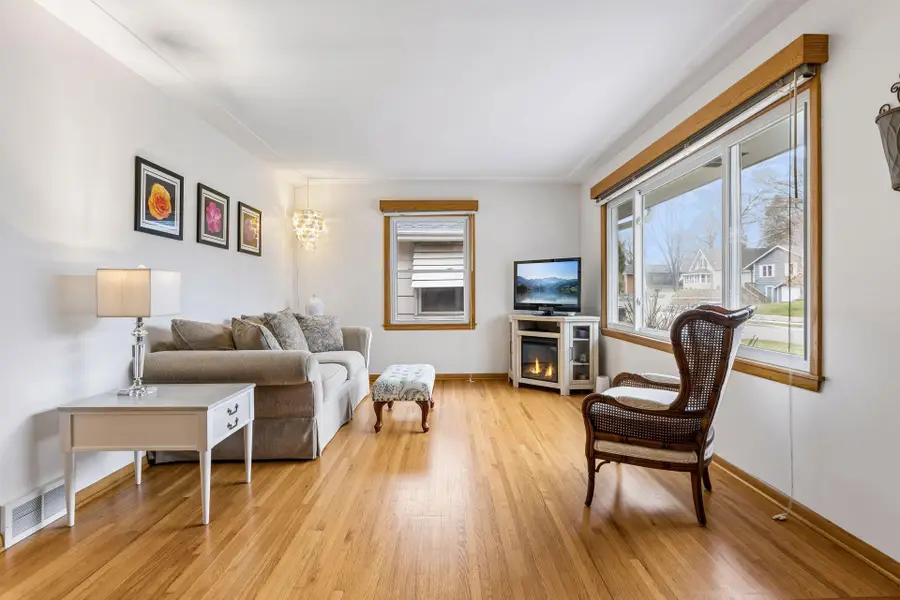 416 Monroe Avenue S, Edina, MN 55343 - #2