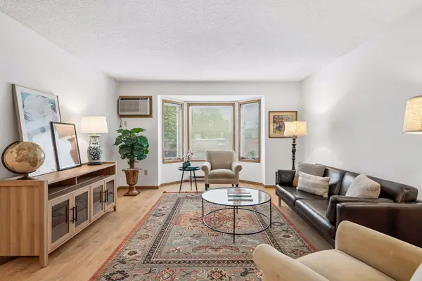 2425 E Franklin Avenue #209, Minneapolis, MN 55406