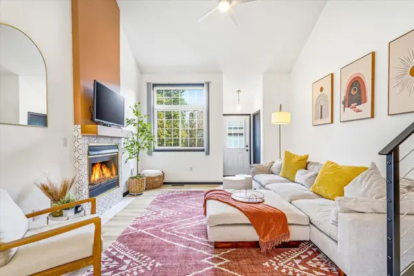 4058 Wilshire Circle #48, Shoreview, MN 55126