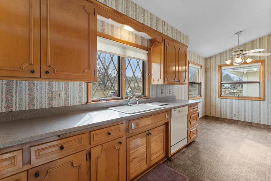 1511 Barclay Street, Saint Paul, MN 55106 - #3