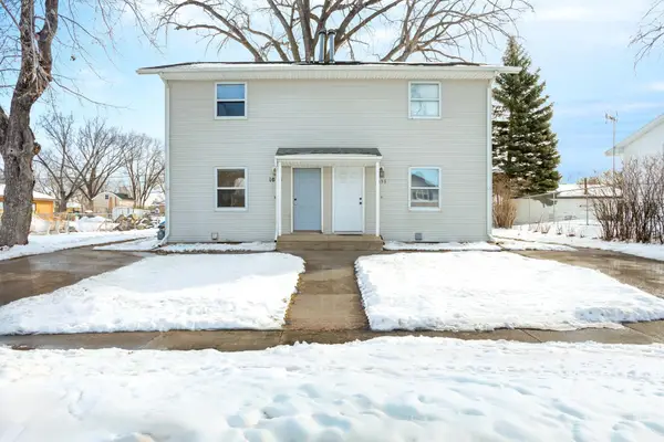 1033-1035 27th Street N, Fargo, ND 58102