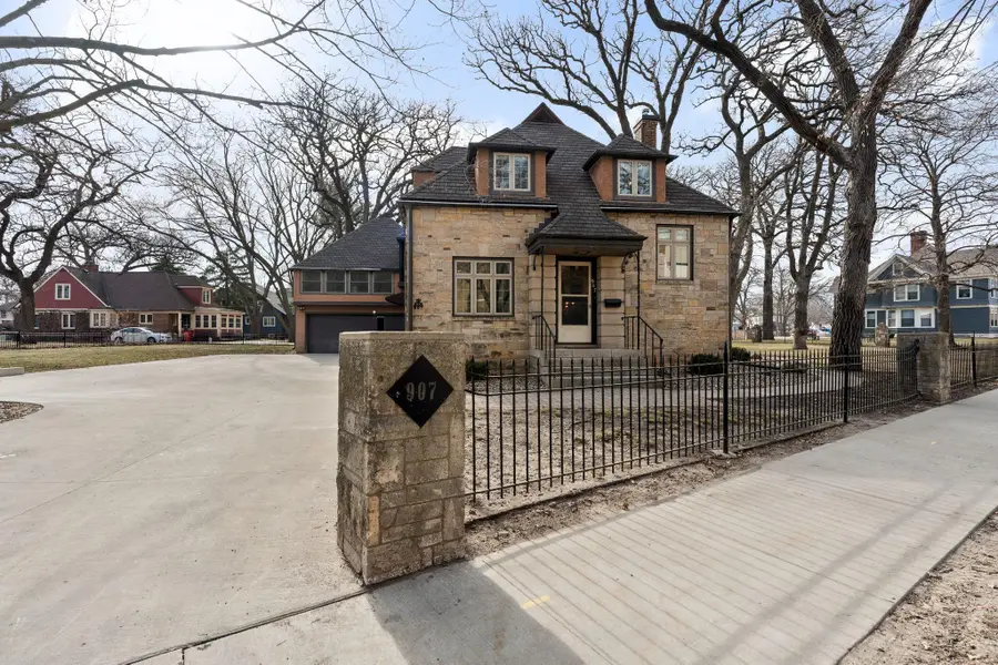 907 1st Drive Nw, Austin, MN 55912 - #3