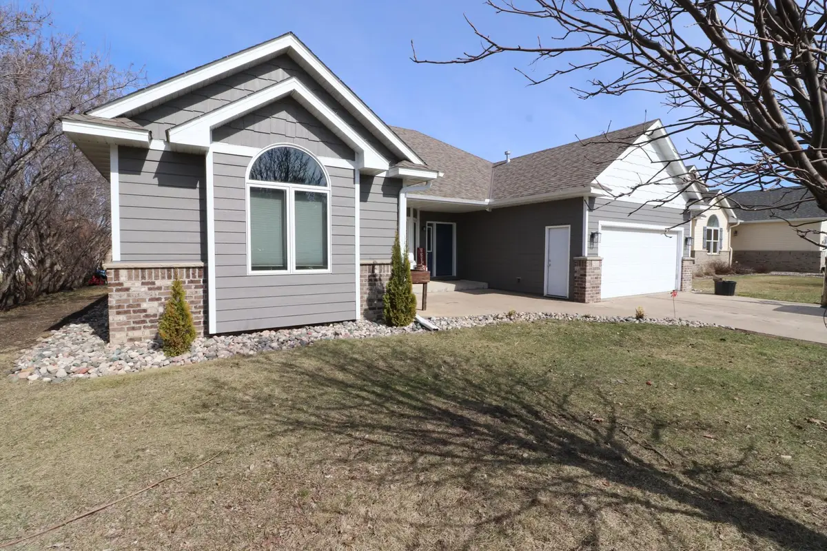 211 8th Avenue Nw, New Prague, MN 56071 - #1