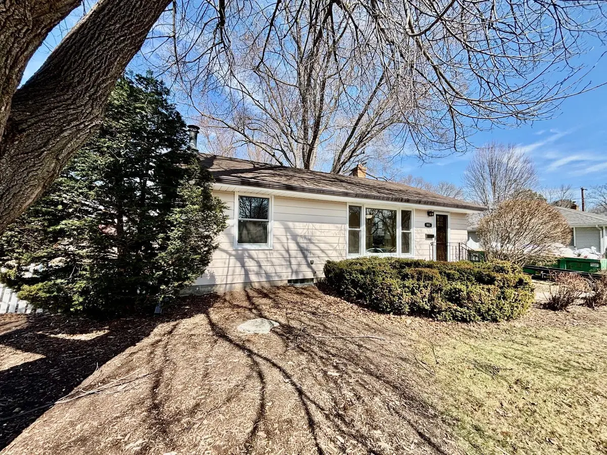 993 Roma Avenue, Saint Paul, MN 55113 - #1