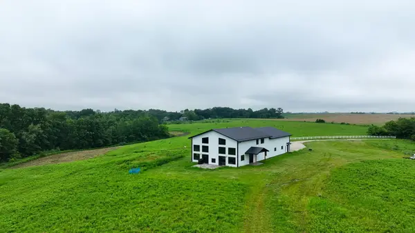11719 Ridgeview Road, Hokah, MN 55941