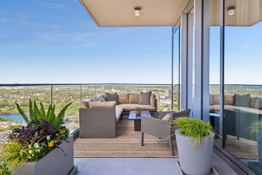 255 Hennepin Avenue #3303, Minneapolis, MN 55408 - #3