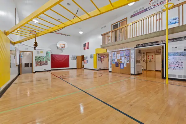 7708 82nd Avenue N, Minneapolis, MN 55445