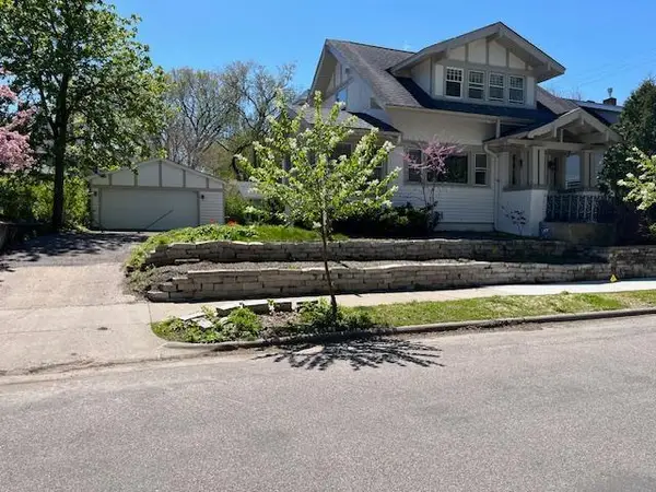 3011 W 47th Street, Minneapolis, MN 55410