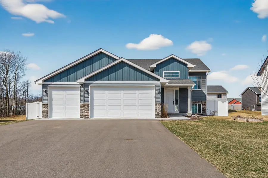 37540 Greenwich Court, North Branch, MN 55056 - #2