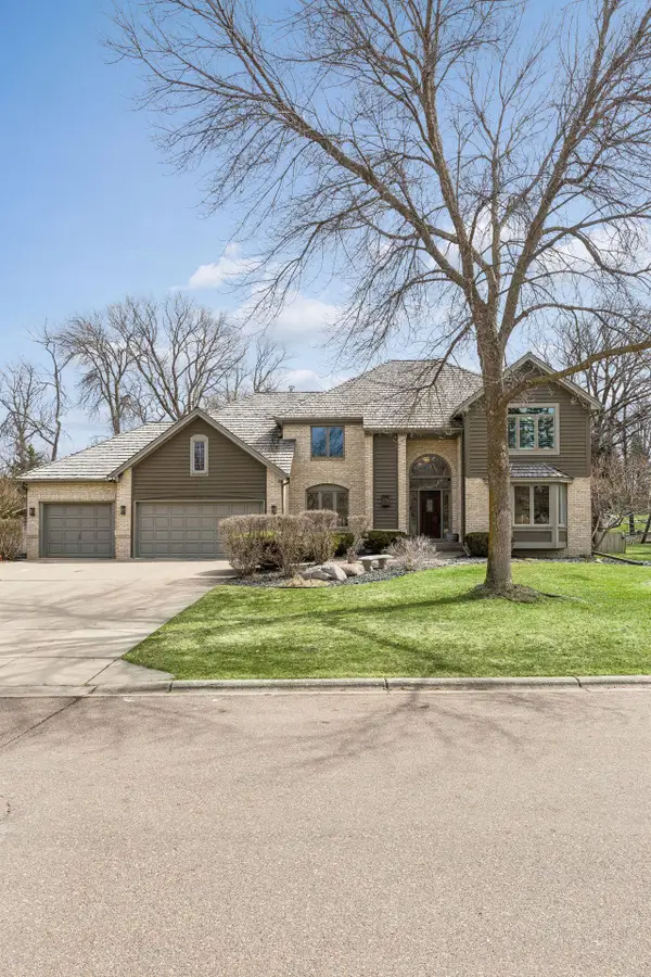 2107 Windsong Circle, Wayzata, MN 55391