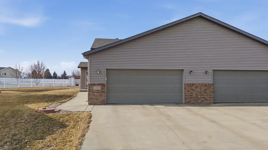 3200 7th Avenue N, Moorhead, MN 56560 - #2