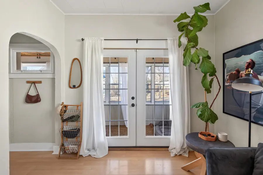 898 Juno Avenue, Saint Paul, MN 55102 - #2