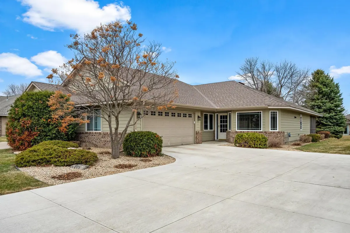 411 Independence Street Ne, New Prague, MN 56071 - #1