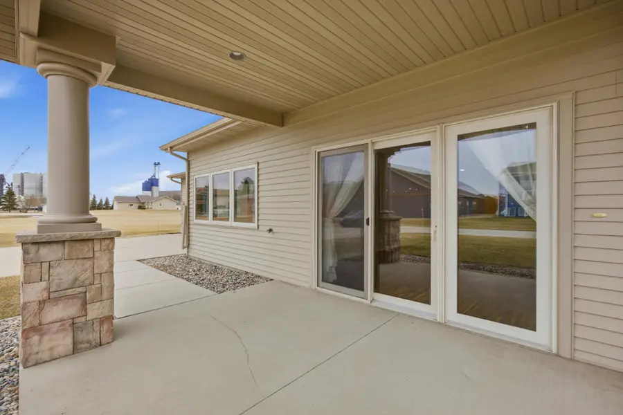 150 Sheyenne Street #I, Kindred, ND 58051 - #3