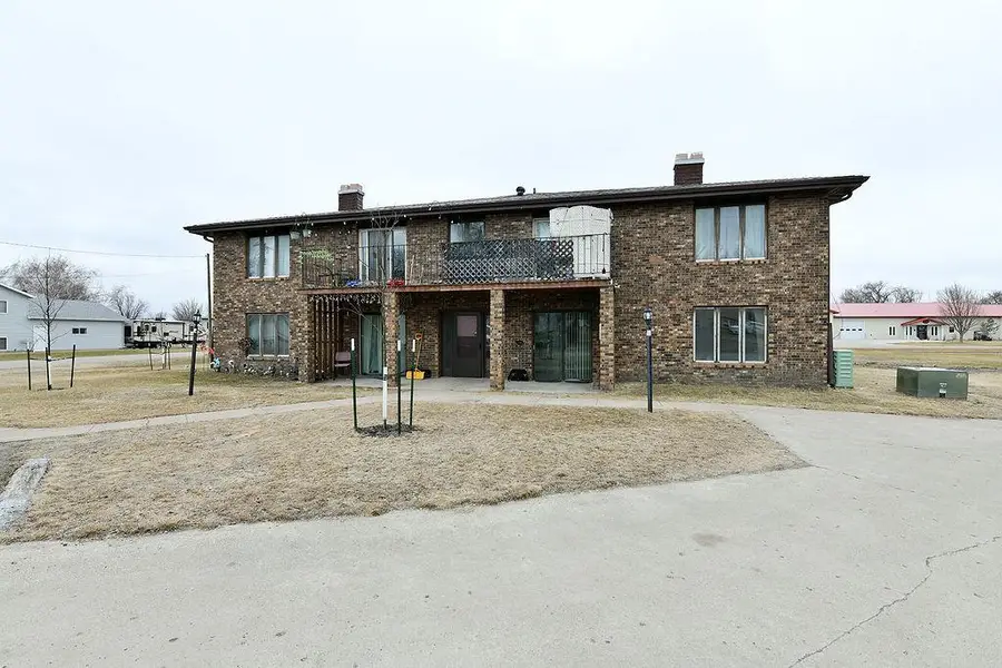 241 6th Avenue S, Casselton, ND 58012 - #2